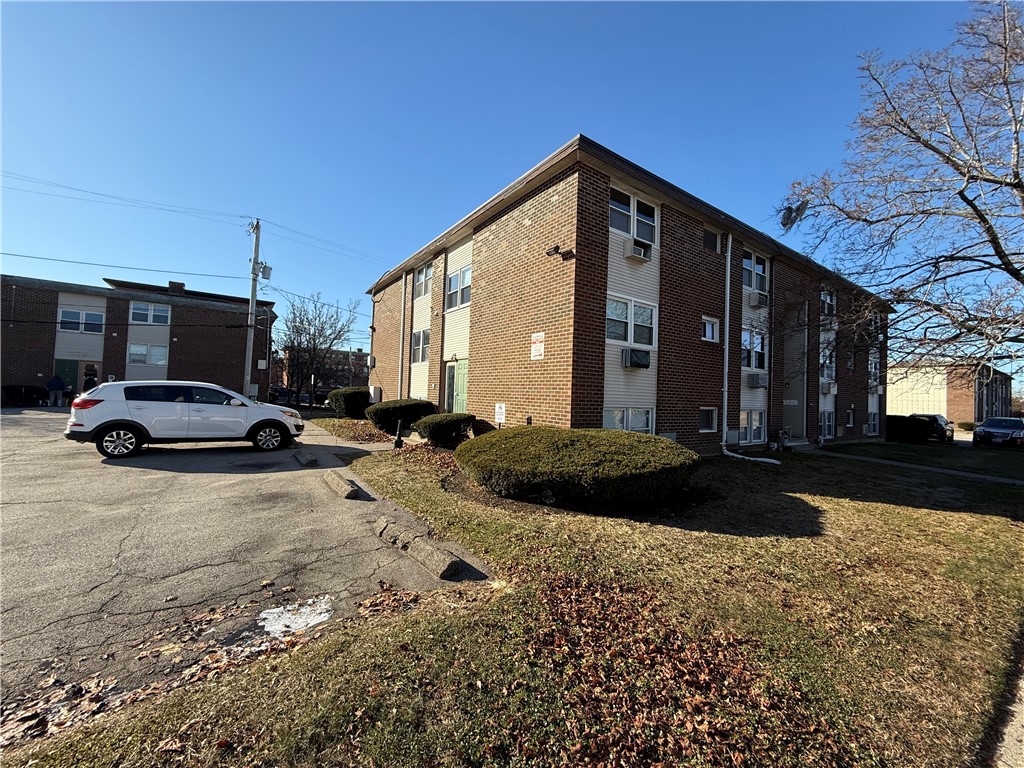29 Woodbine St Street 9
