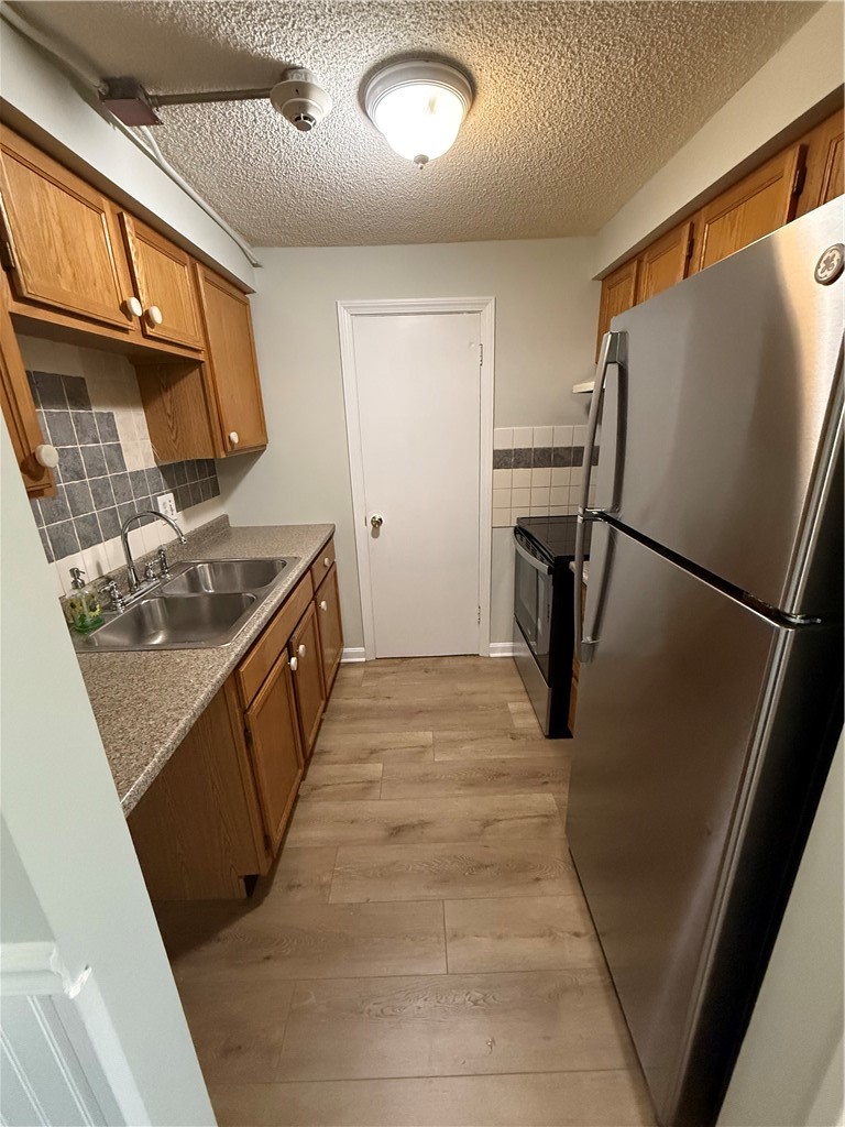 29 Woodbine St Street 9