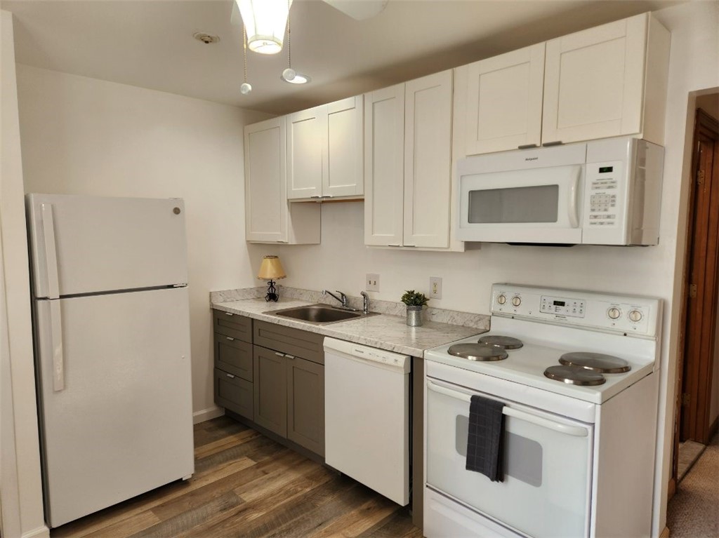 2008 Mineral Spring Avenue 3