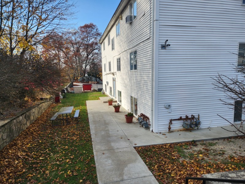 2008 Mineral Spring Avenue 3