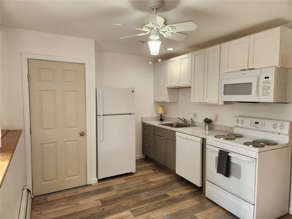 2008 Mineral Spring Avenue 3