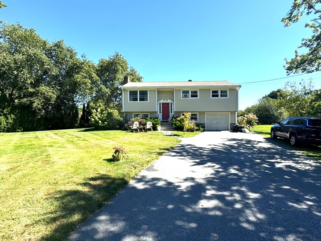 906 Mitchells Lane