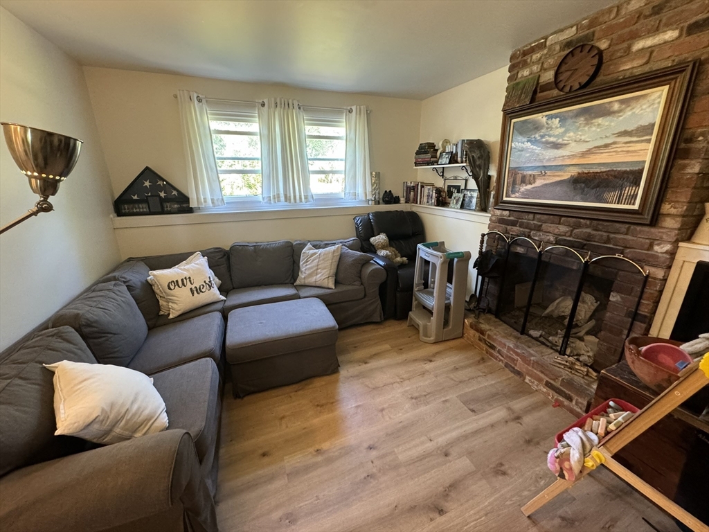 906 Mitchells Lane