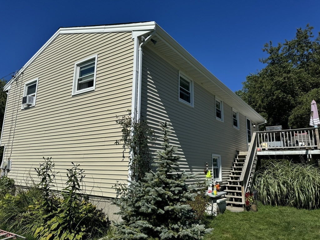 906 Mitchells Lane