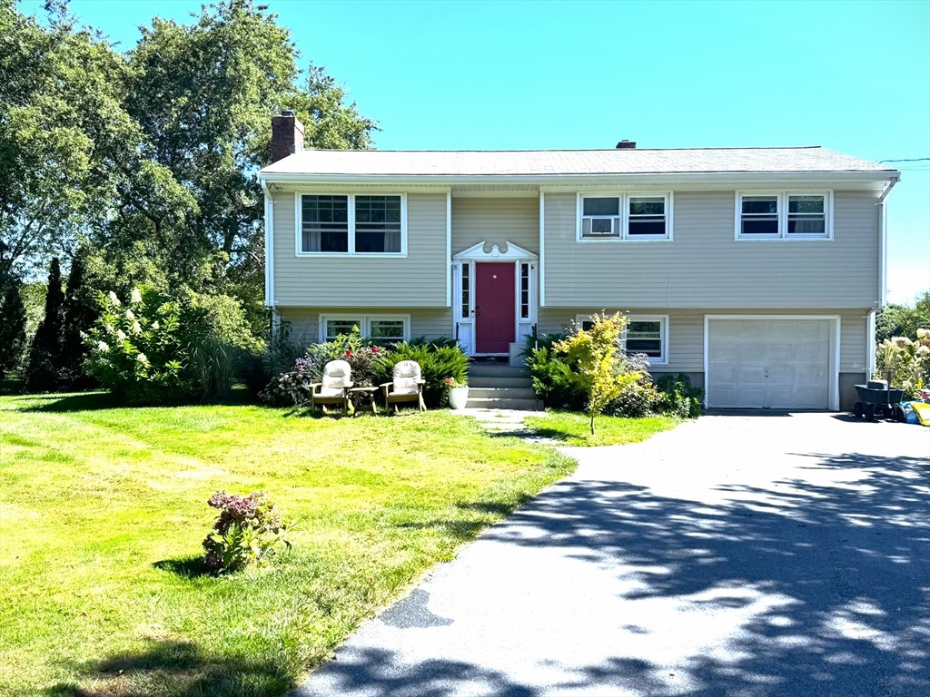 906 Mitchells Lane
