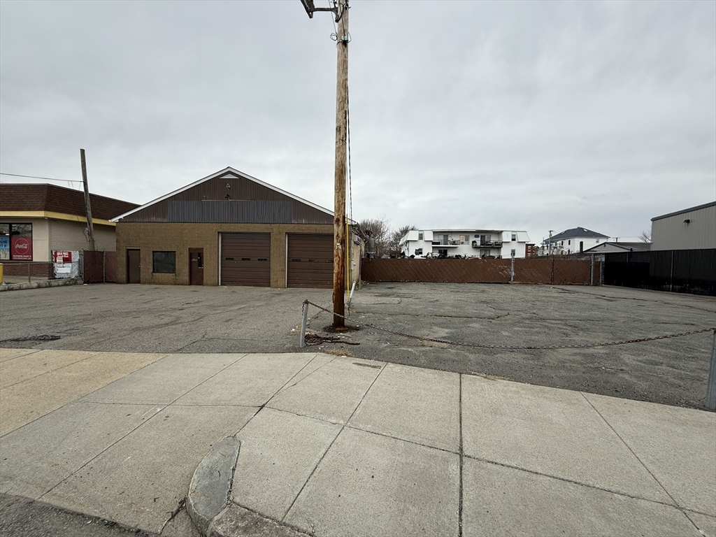5 Laurel St