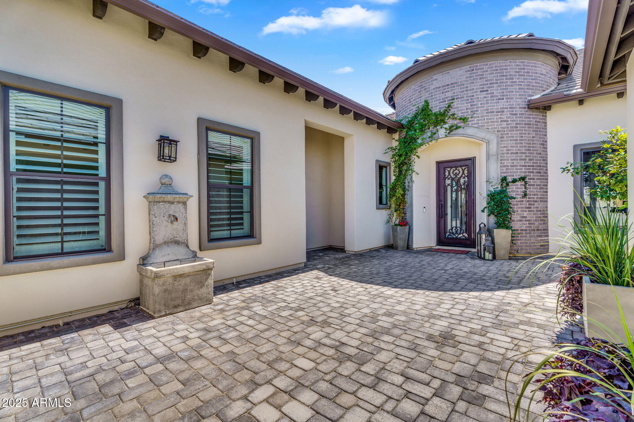 4037 E MINTON Circle