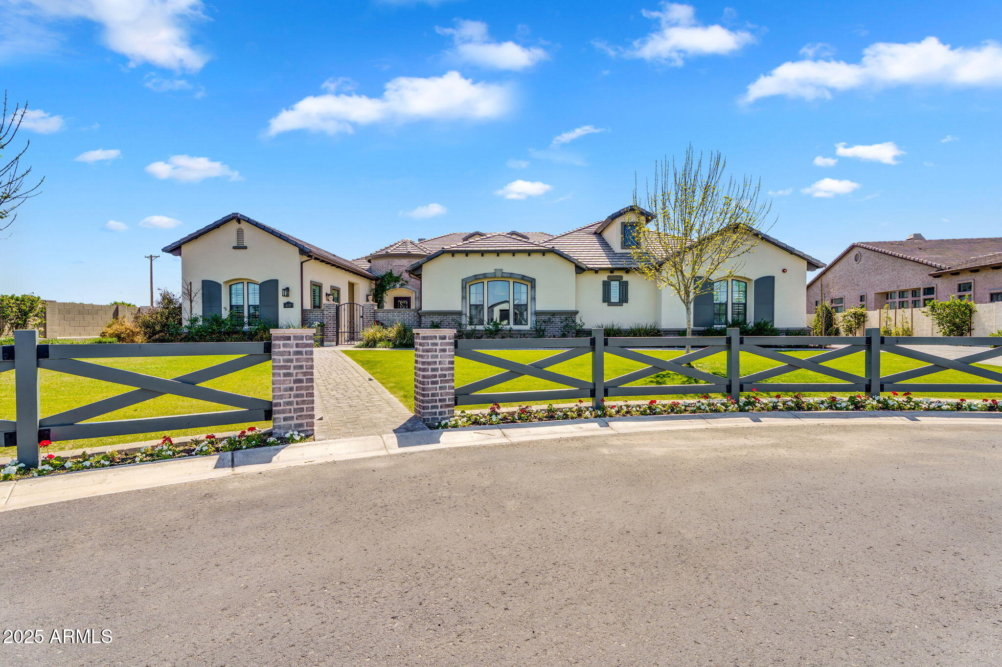 4037 E MINTON Circle