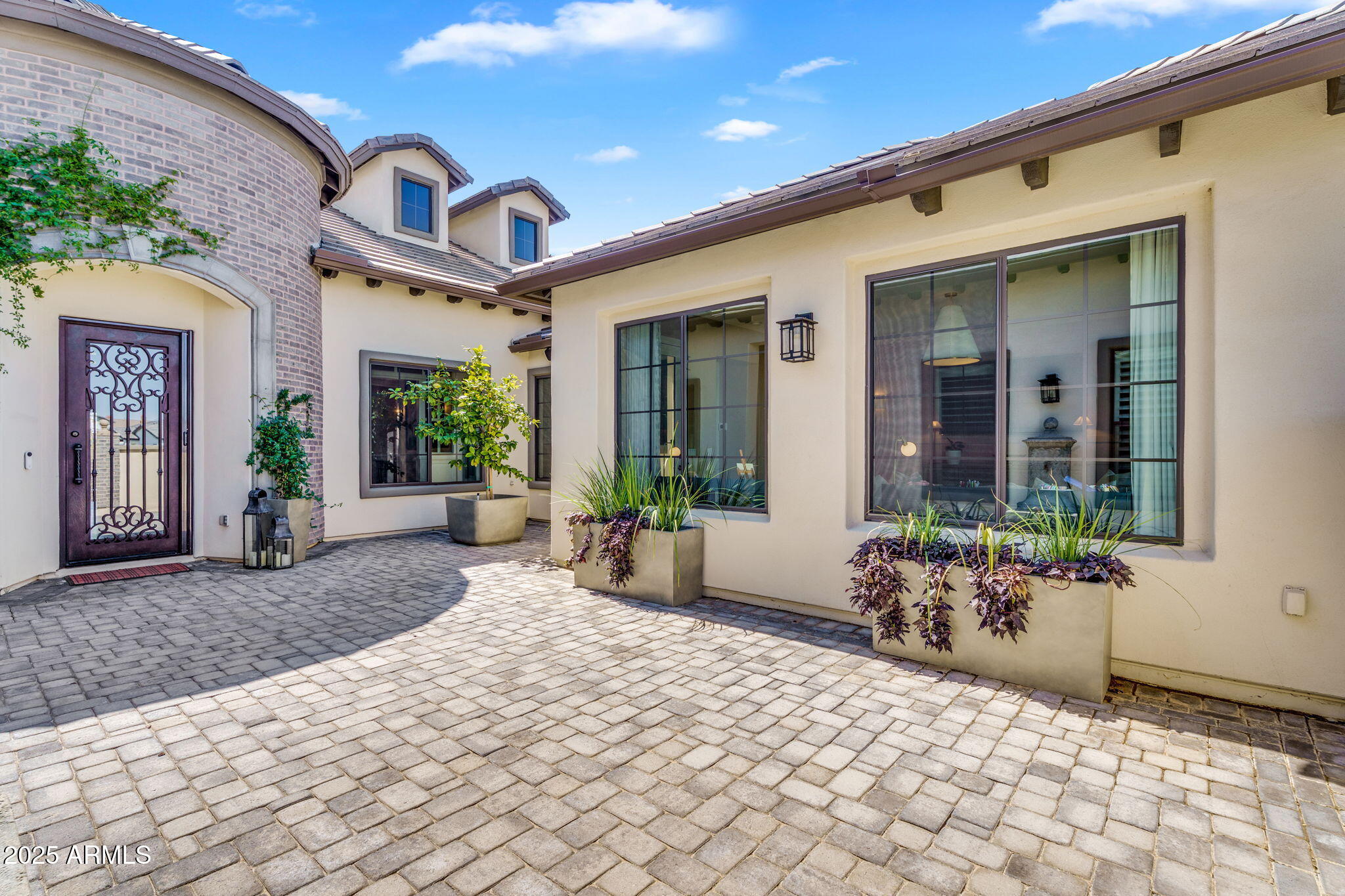 4037 E MINTON Circle