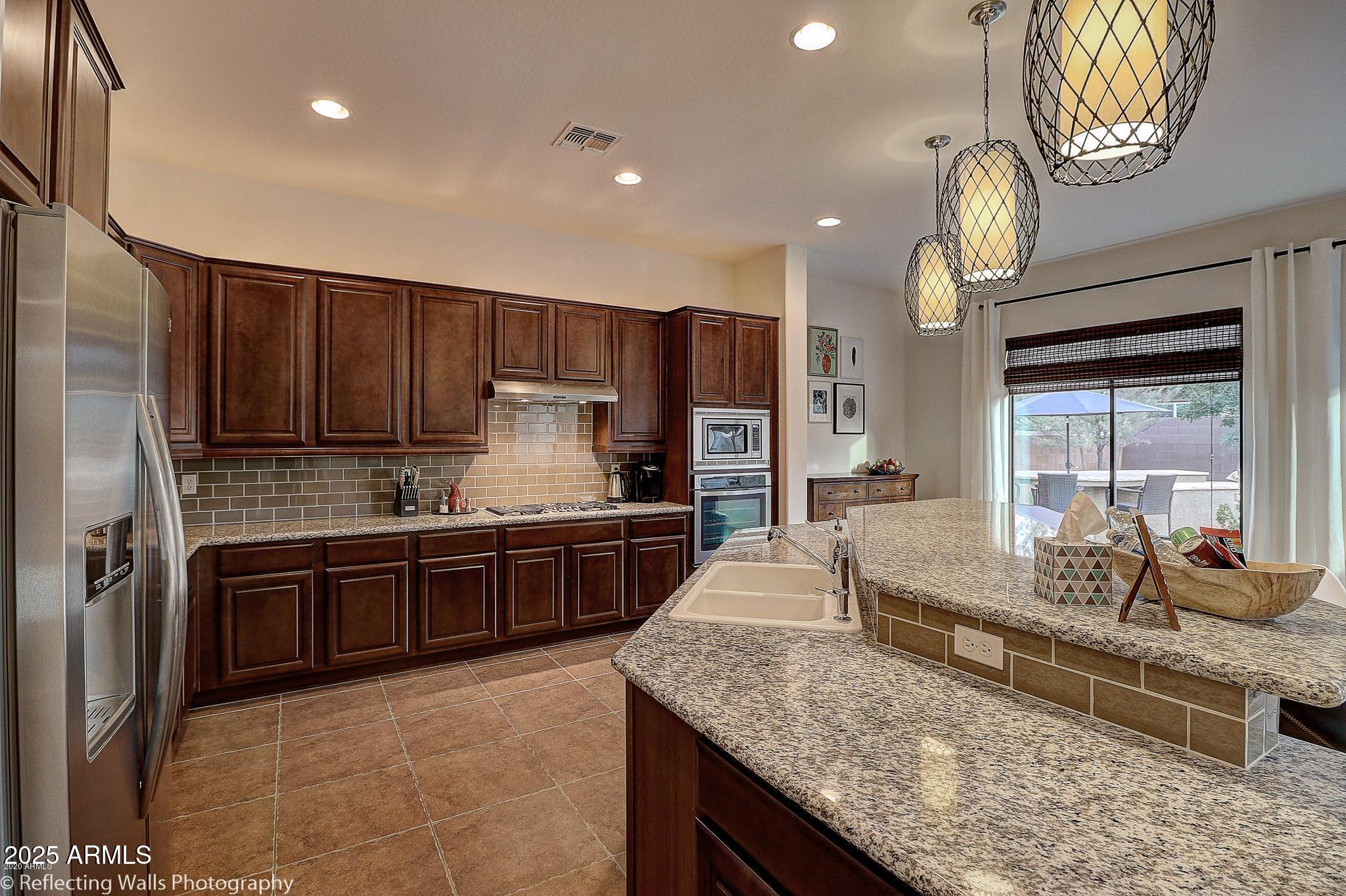3163 E LOS ALTOS Court