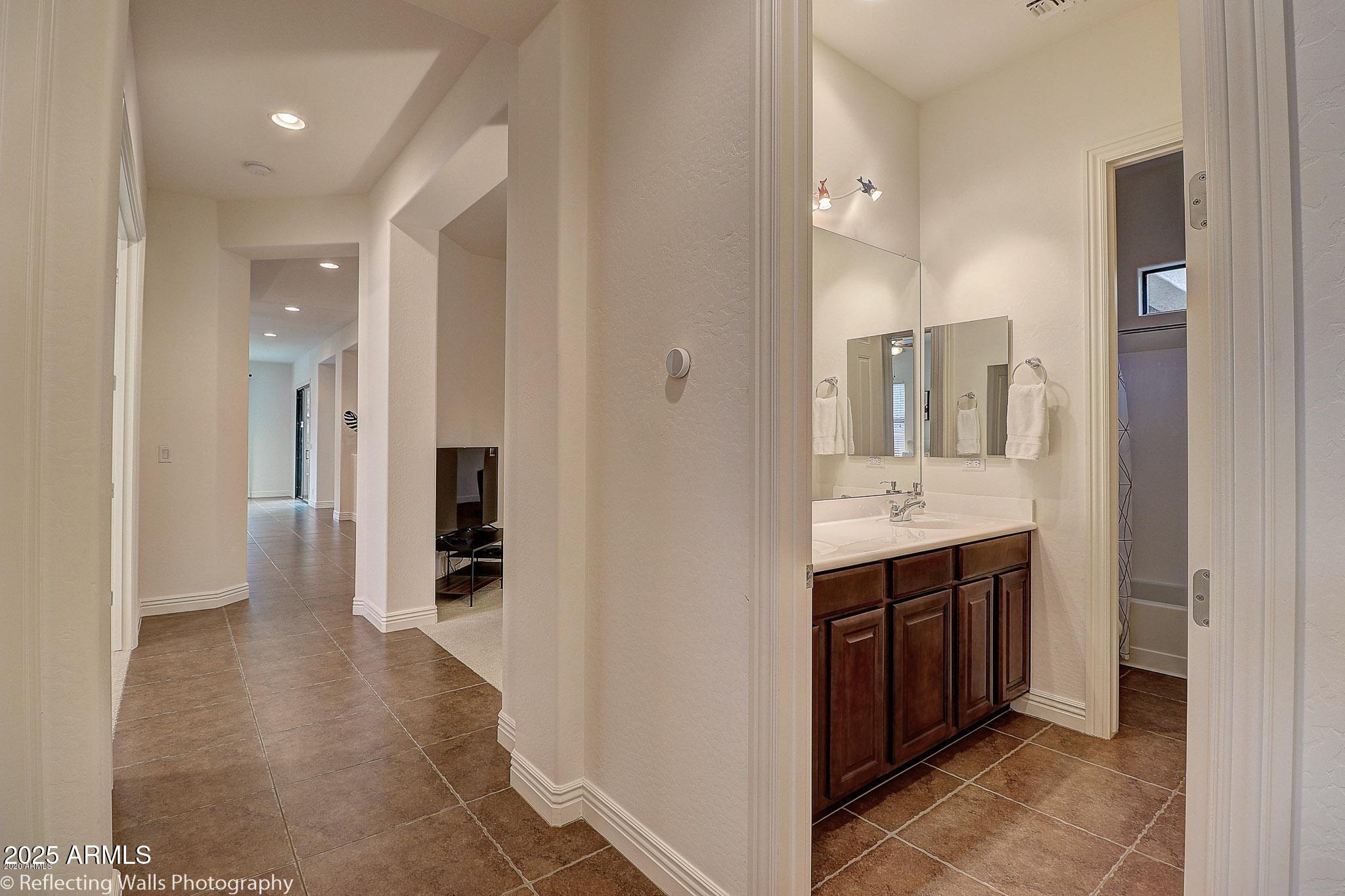 3163 E LOS ALTOS Court