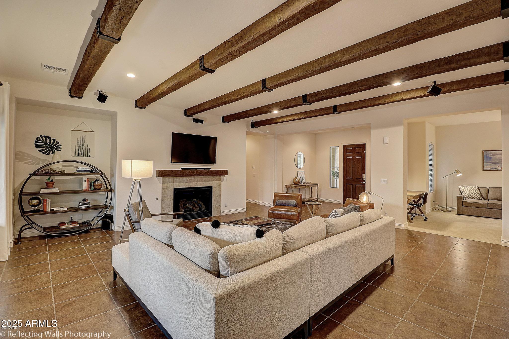 3163 E LOS ALTOS Court
