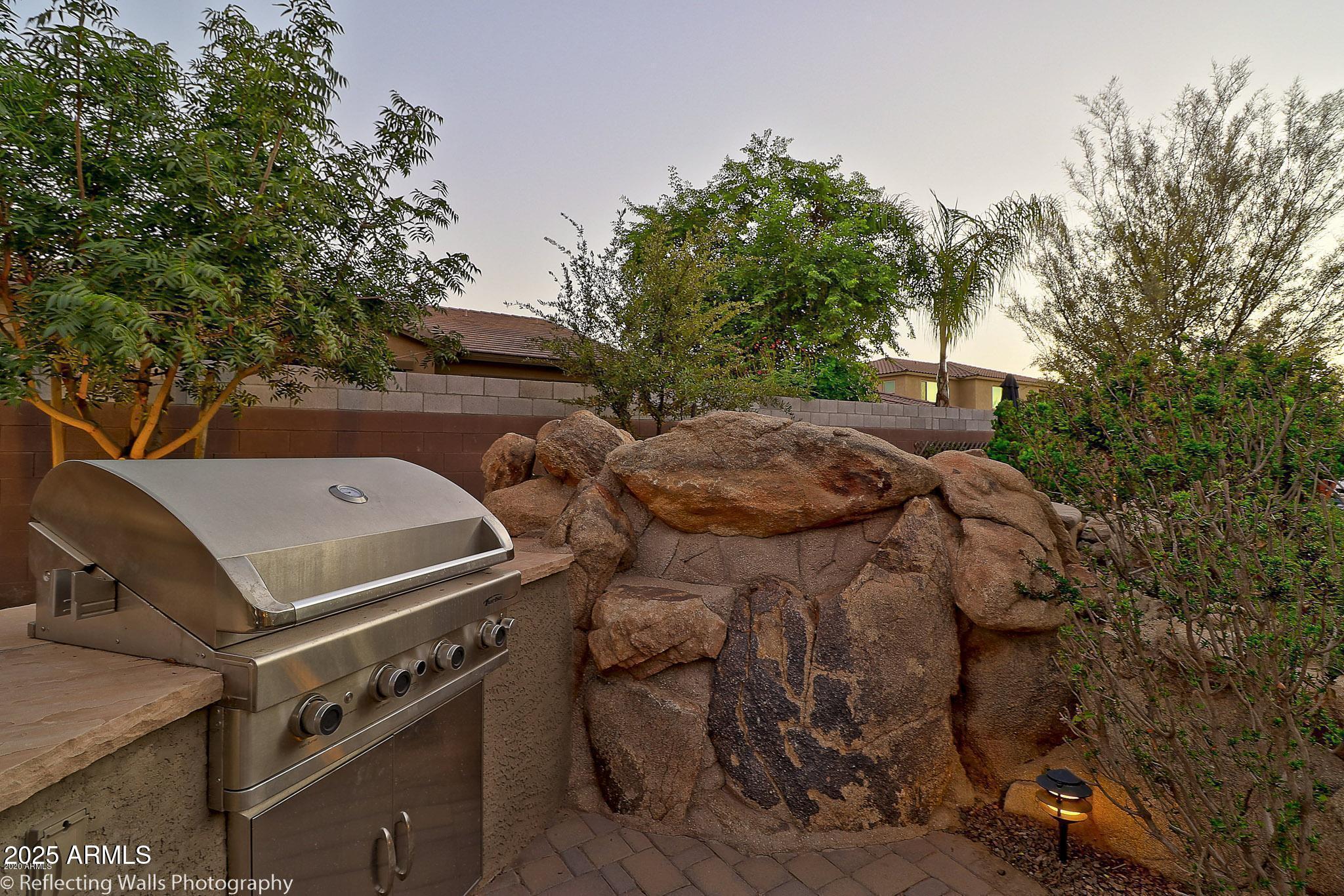 3163 E LOS ALTOS Court