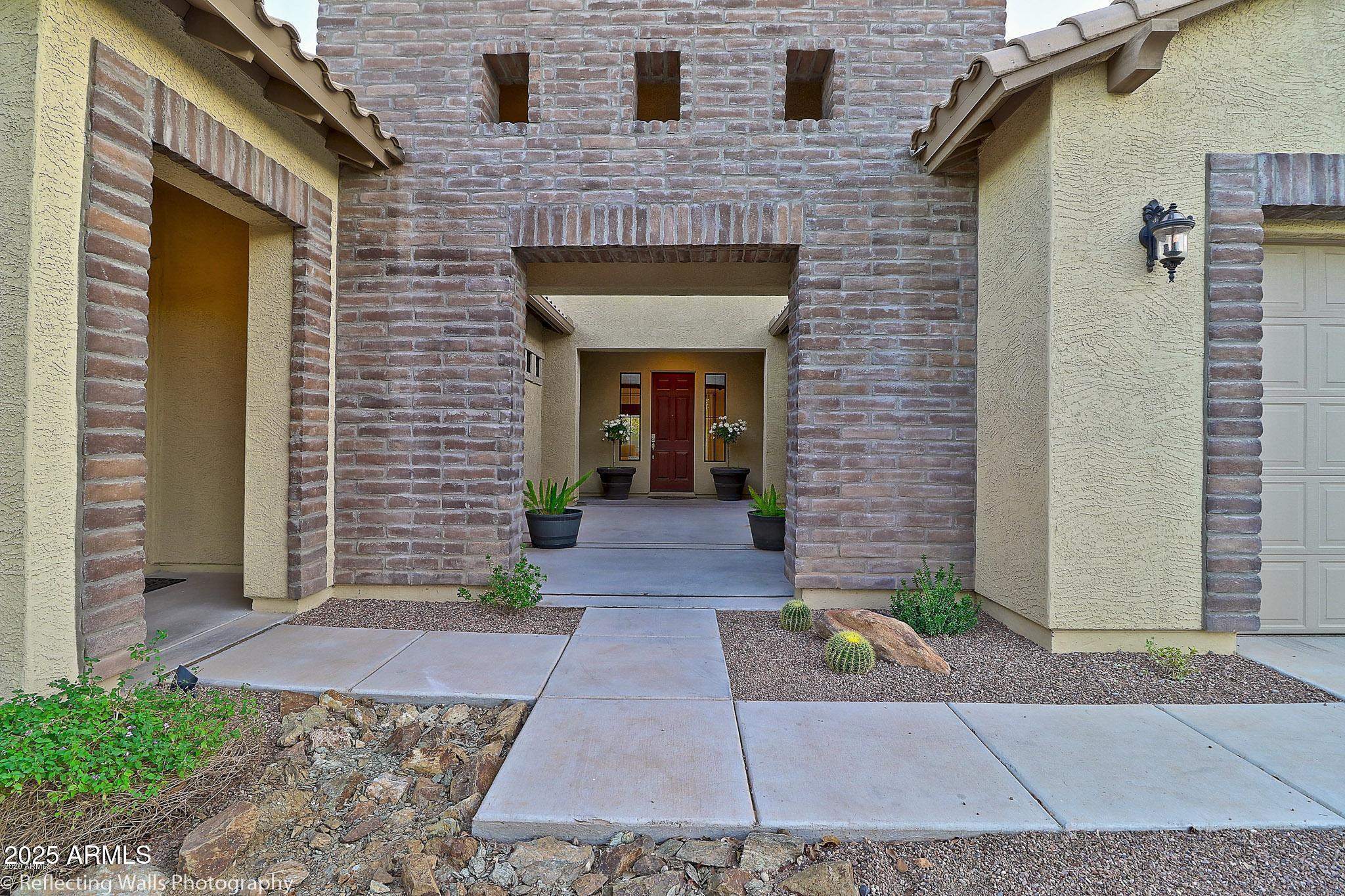 3163 E LOS ALTOS Court