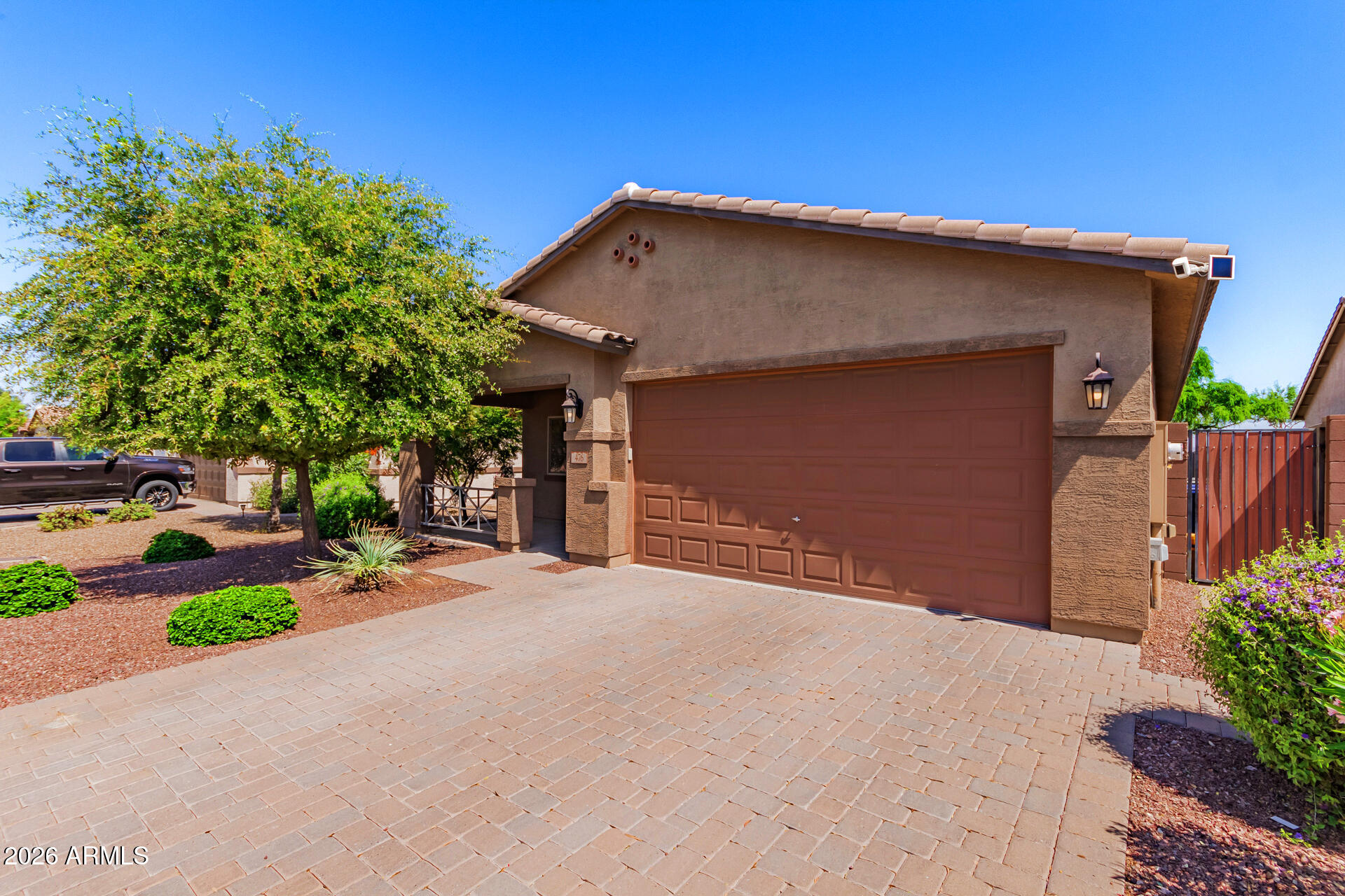 476 W HONEY LOCUST Avenue
