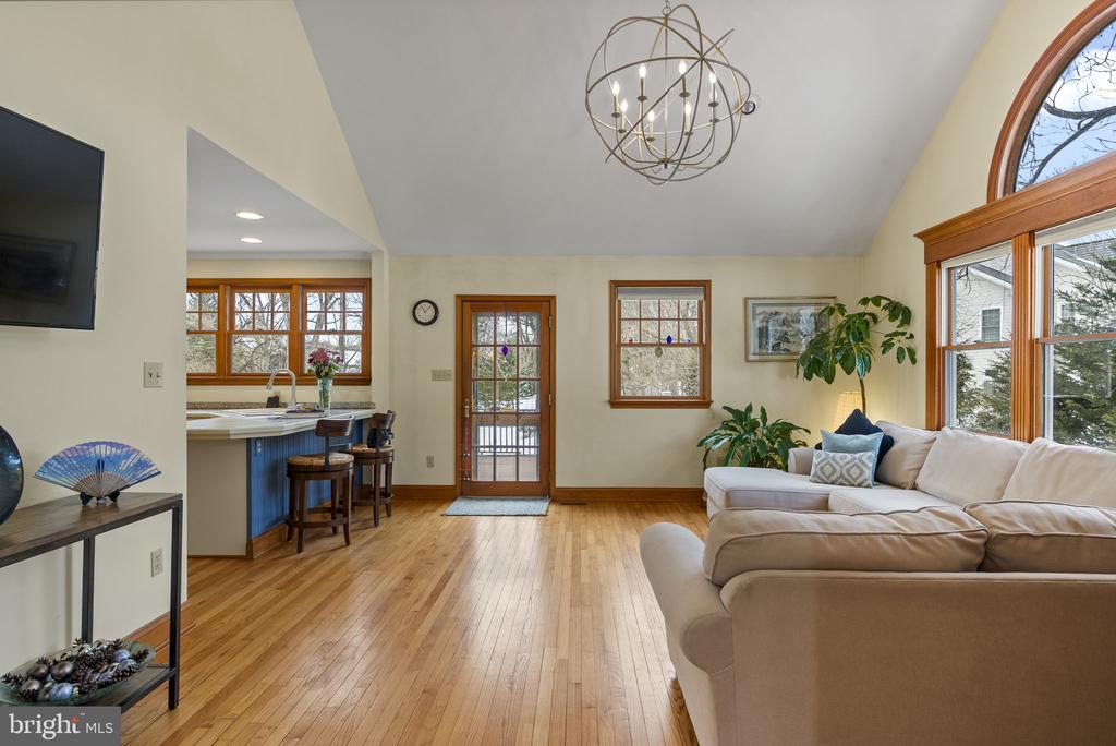 611 NEW ALBANY ROAD