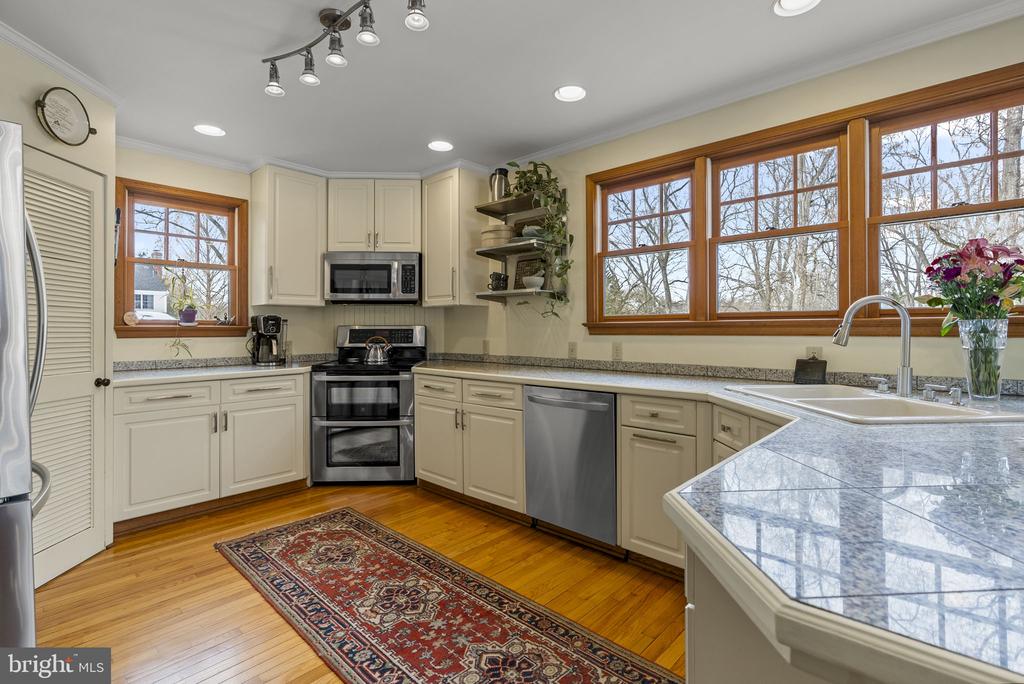 611 NEW ALBANY ROAD