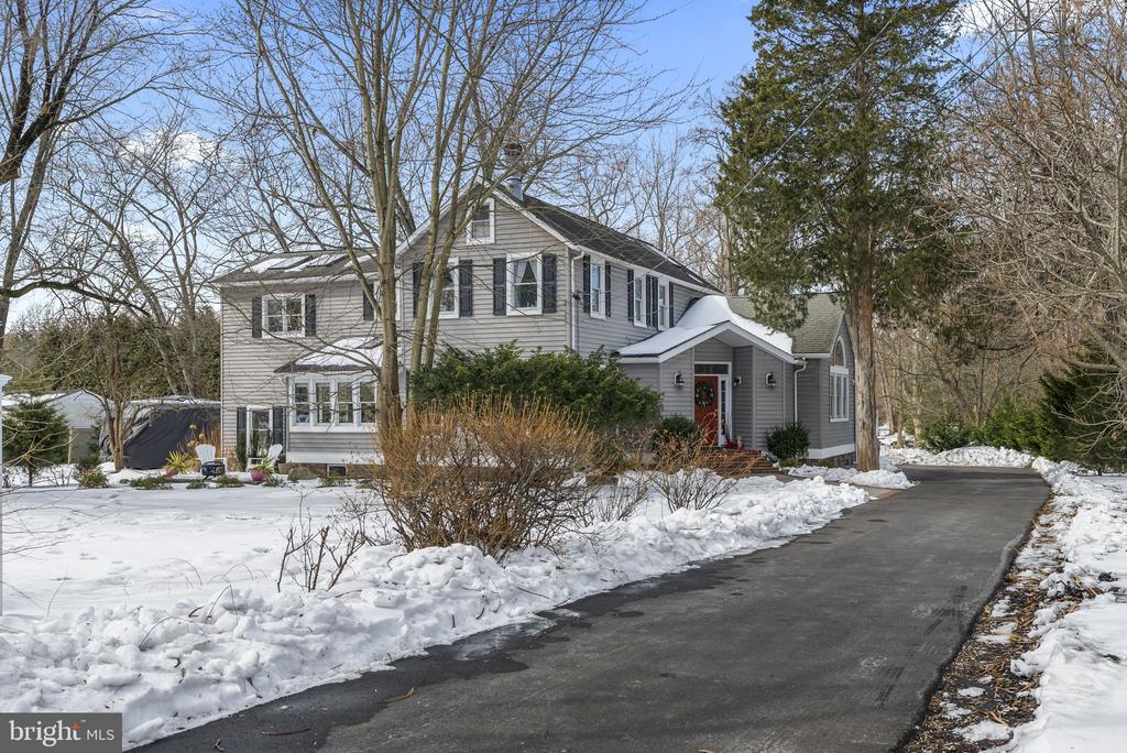 611 NEW ALBANY ROAD