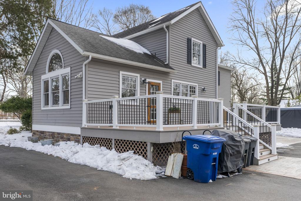 611 NEW ALBANY ROAD
