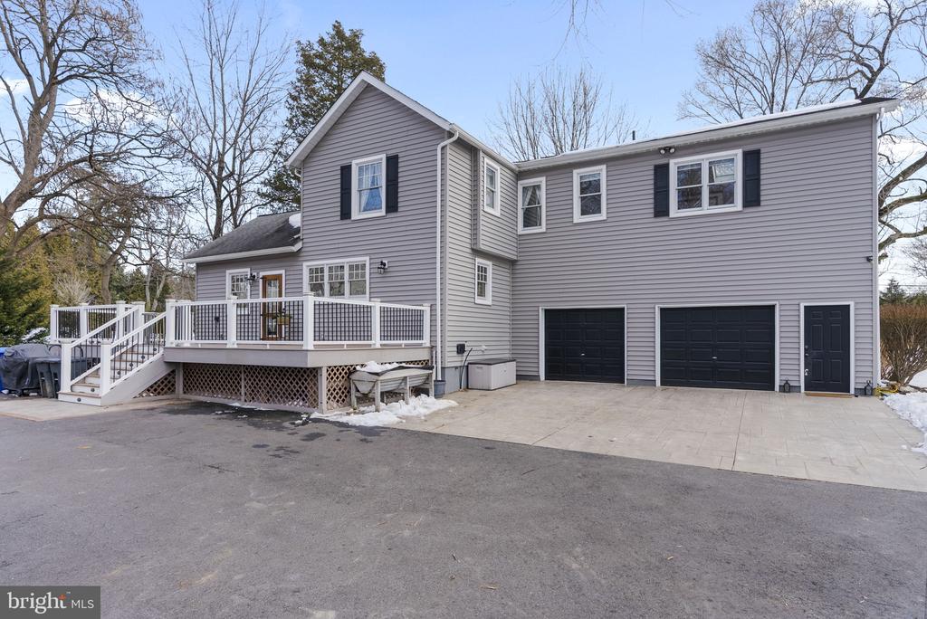611 NEW ALBANY ROAD