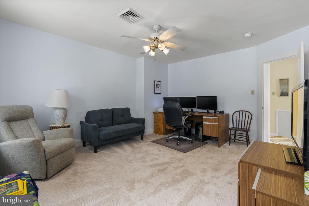 611 NEW ALBANY ROAD