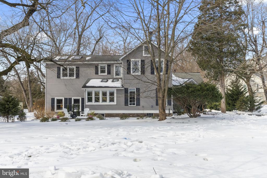 611 NEW ALBANY ROAD
