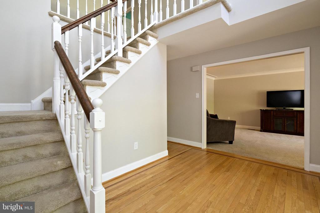 8 CANTERBURY COURT