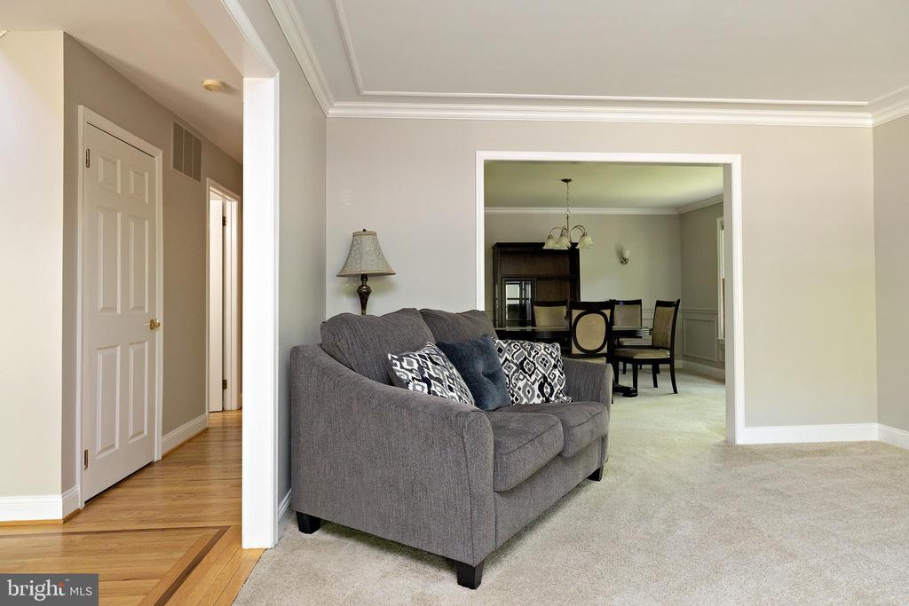 8 CANTERBURY COURT