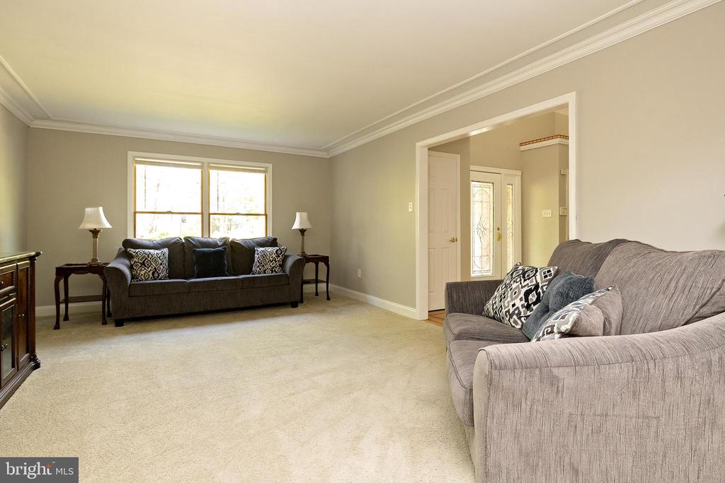 8 CANTERBURY COURT