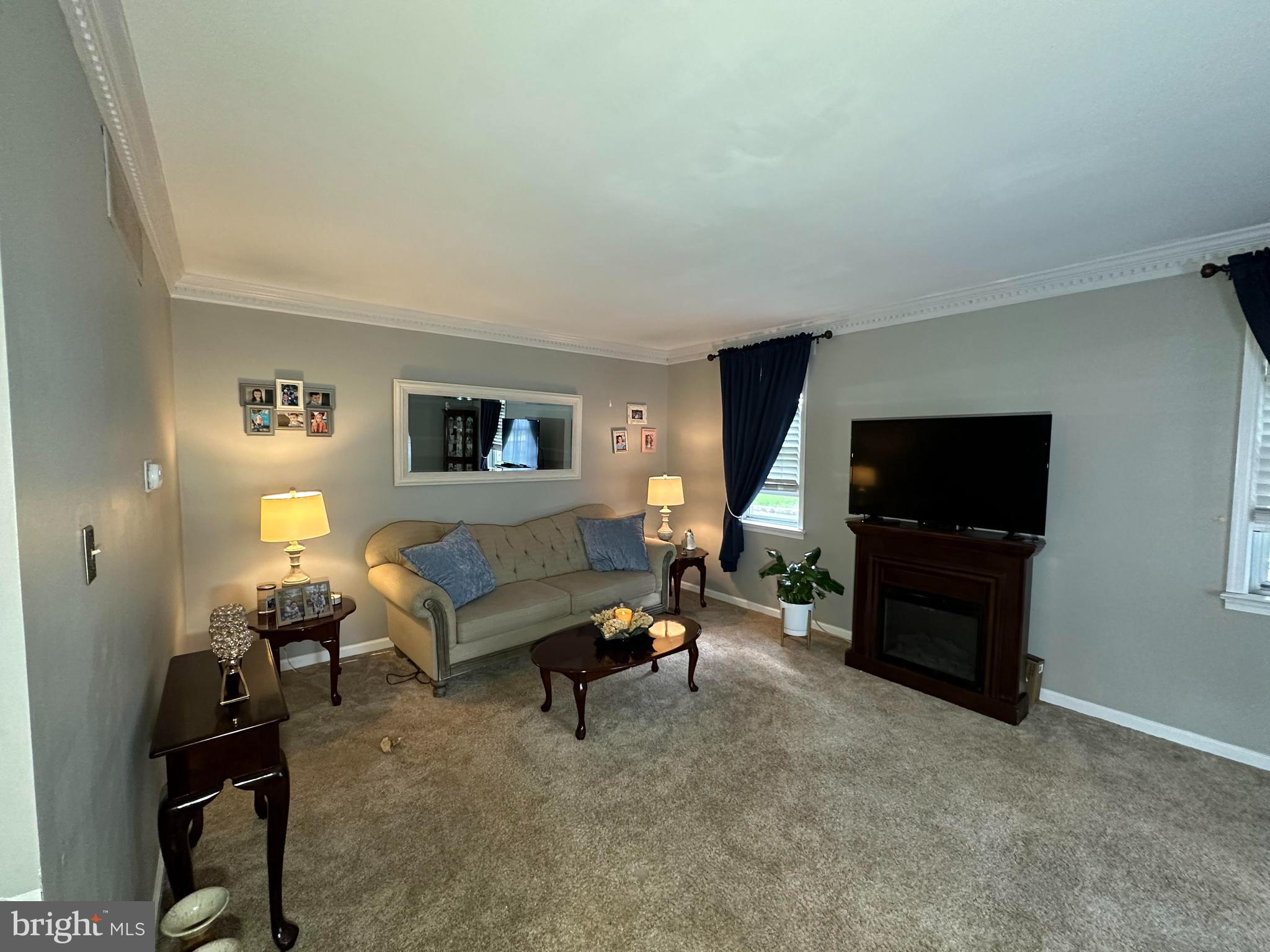 124 E Maple Ave