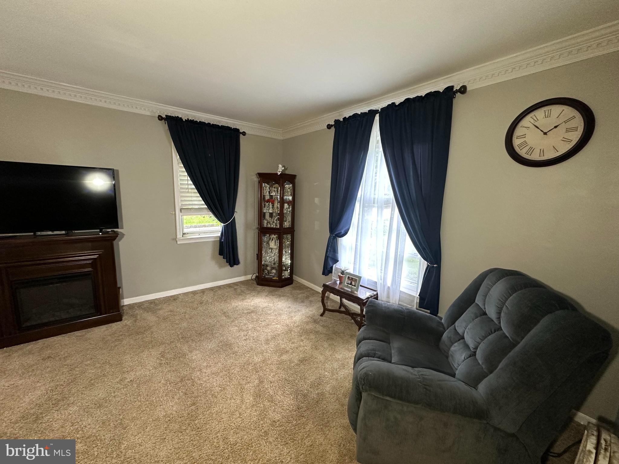 124 E Maple Ave