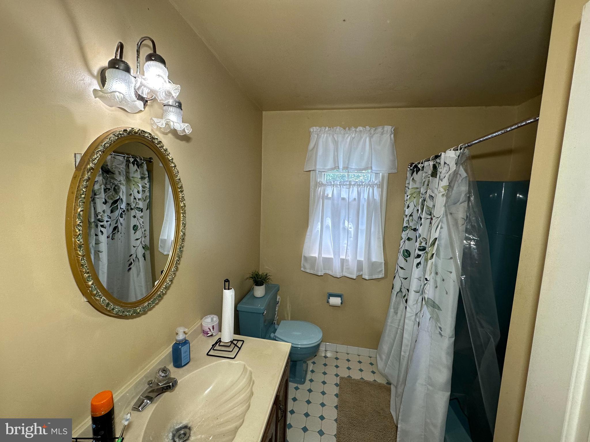 124 E Maple Ave