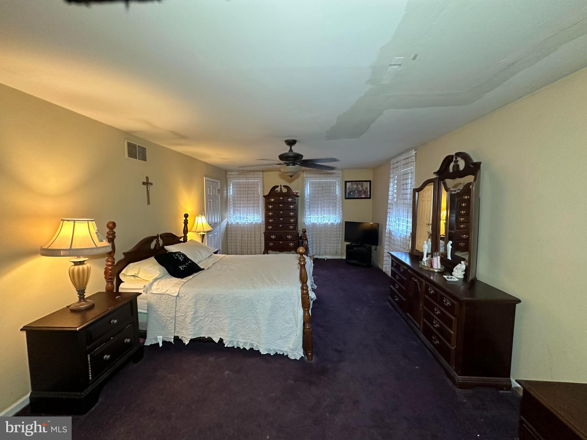 124 E Maple Ave