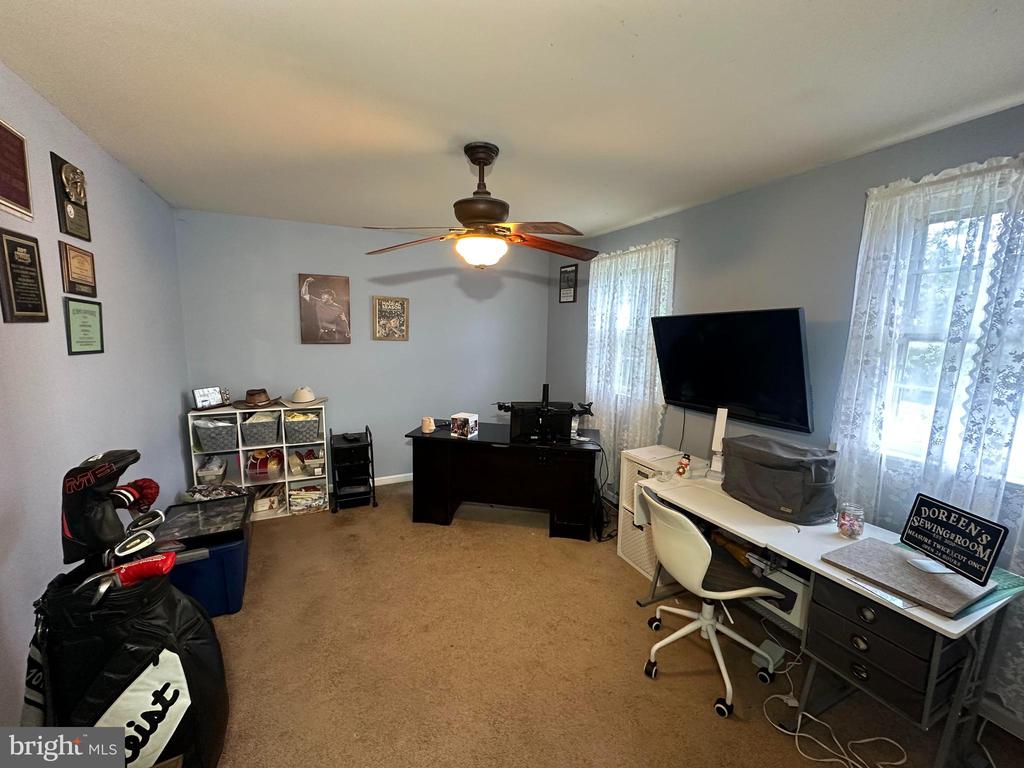 124 E Maple Ave