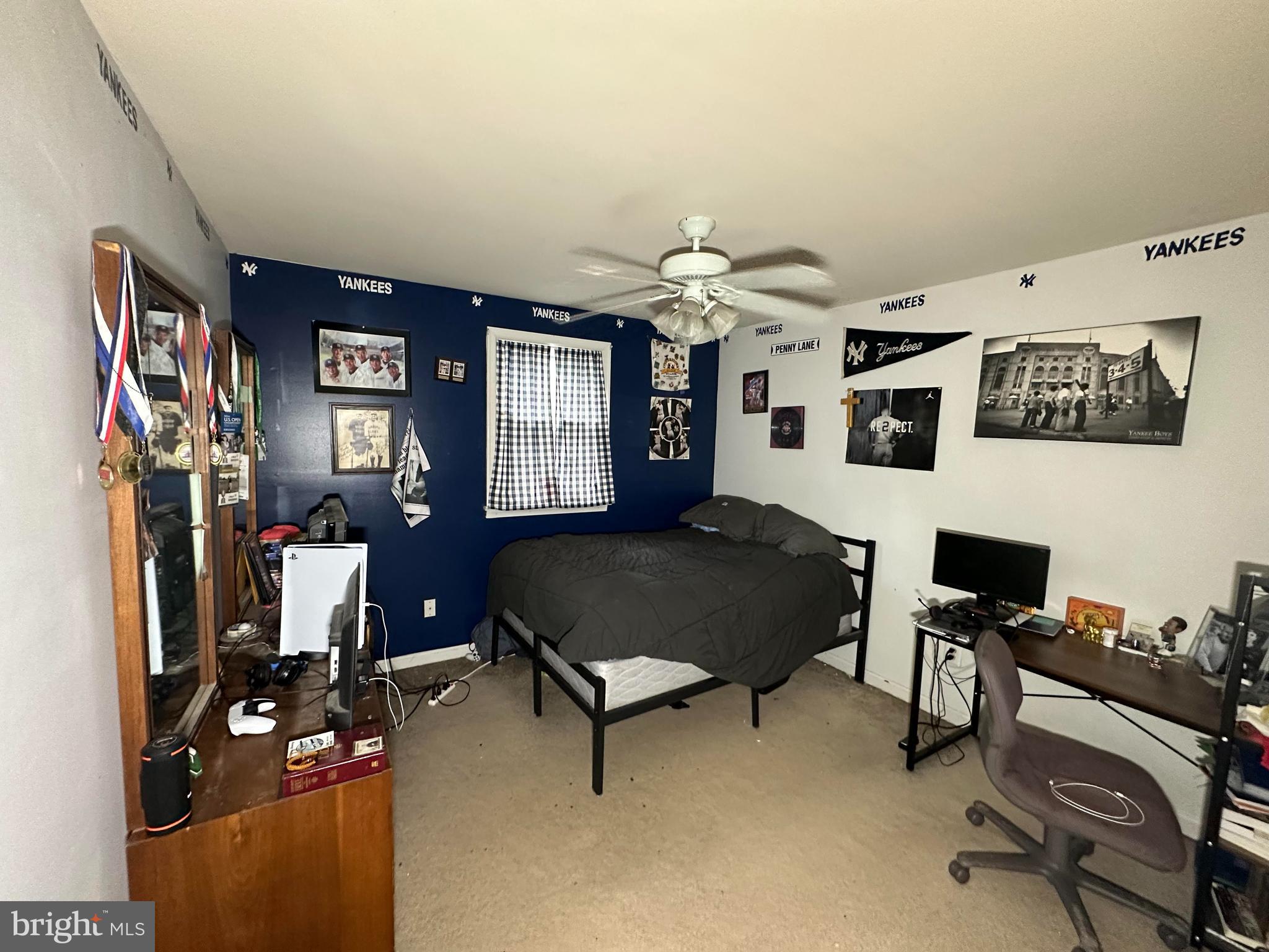 124 E Maple Ave