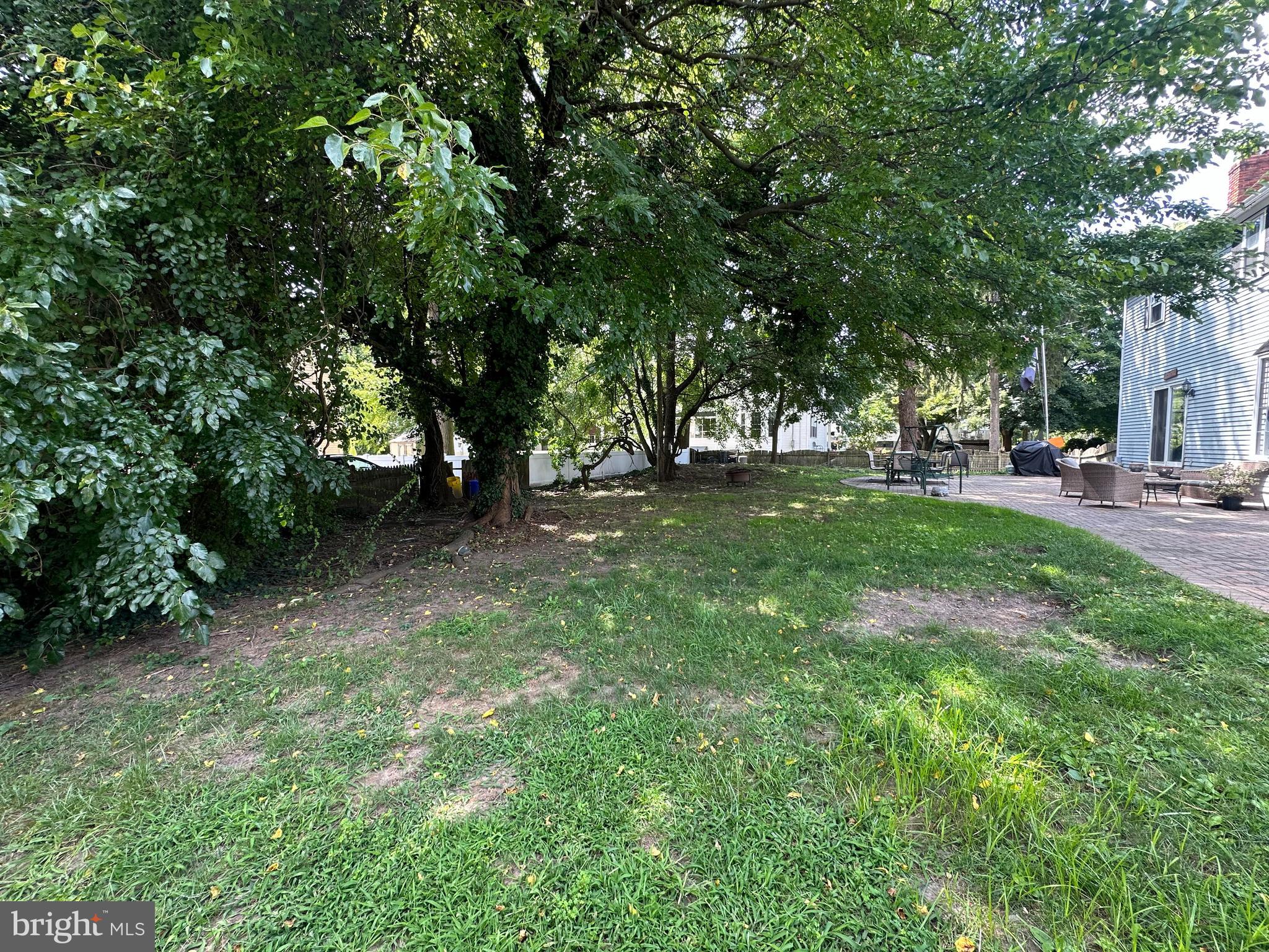 124 E Maple Ave