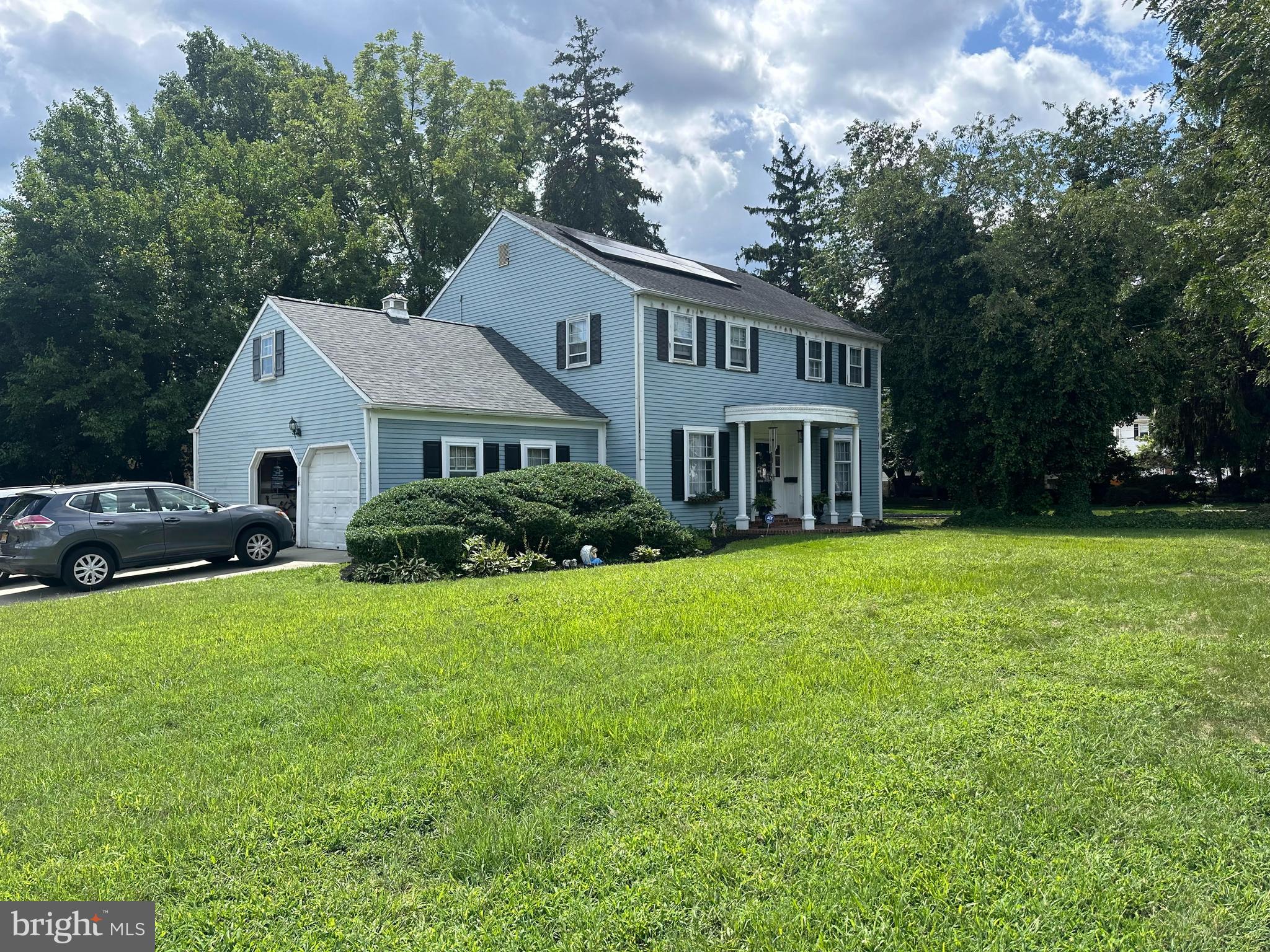 124 E Maple Ave