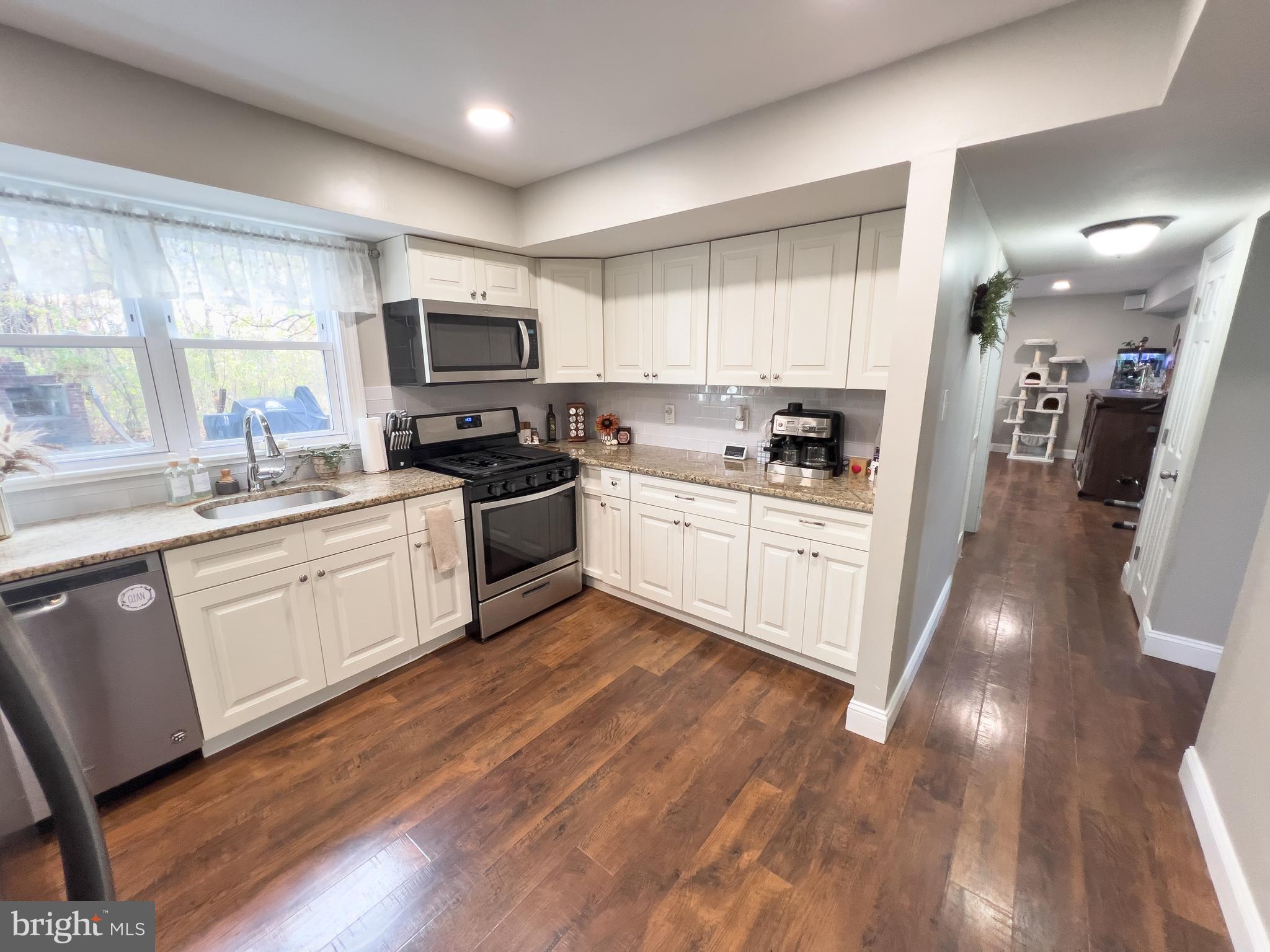 16 Arborwood Ln