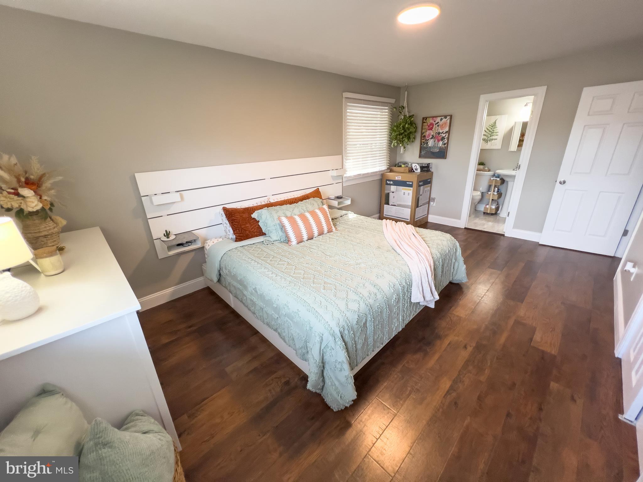 16 Arborwood Ln