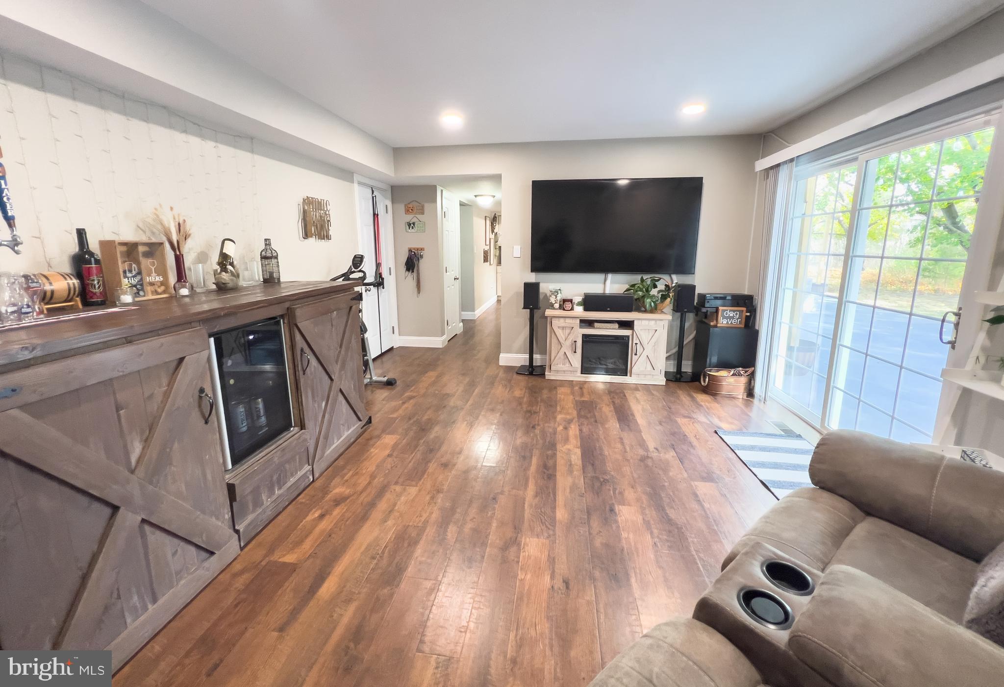 16 Arborwood Ln