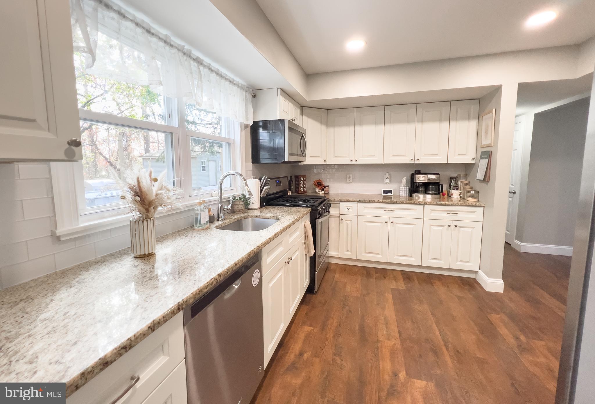 16 Arborwood Ln