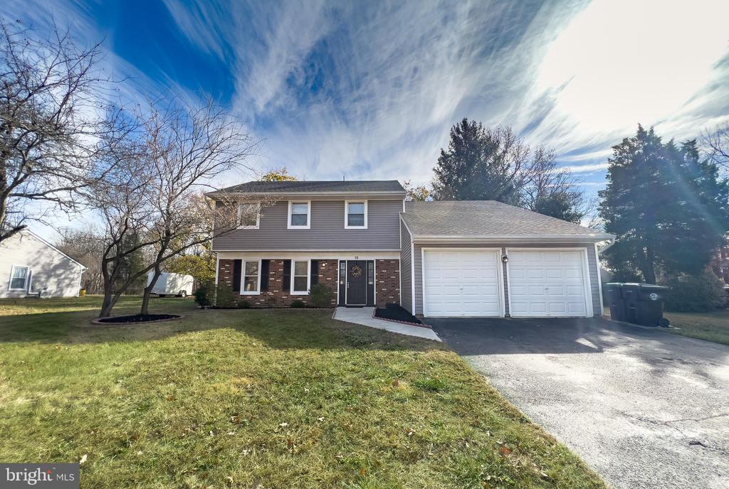 16 Arborwood Ln