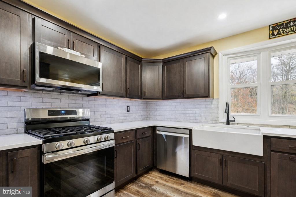146 COUNTRY CLUB ROAD