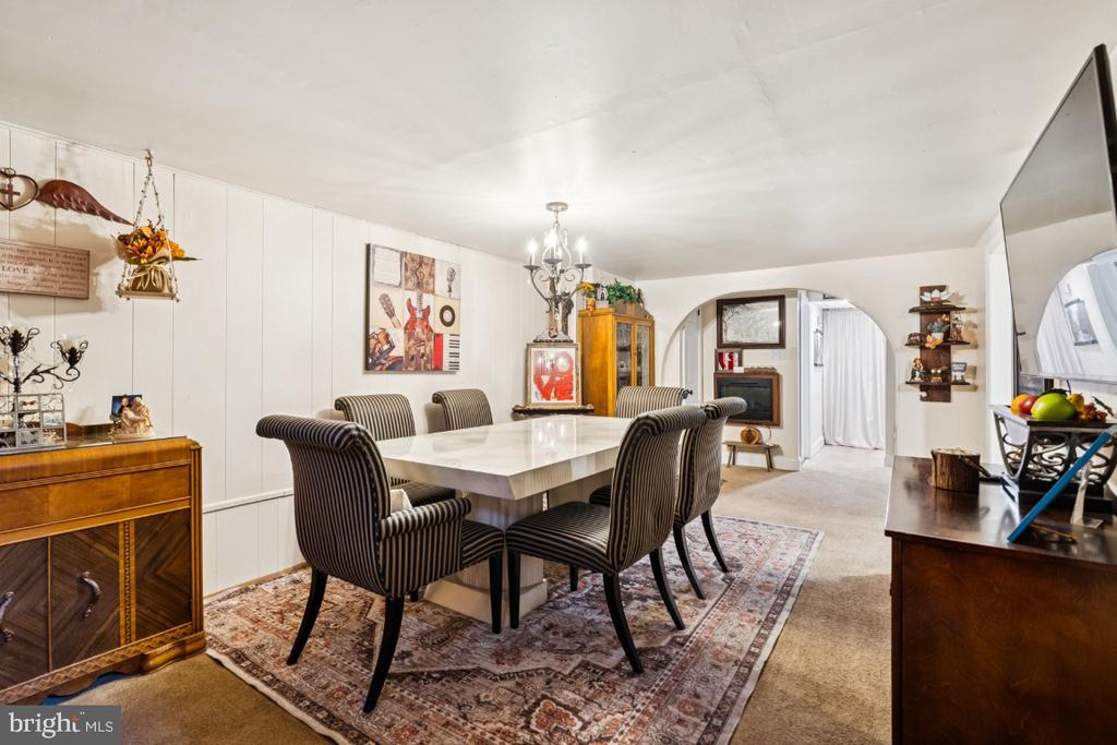 146 COUNTRY CLUB ROAD