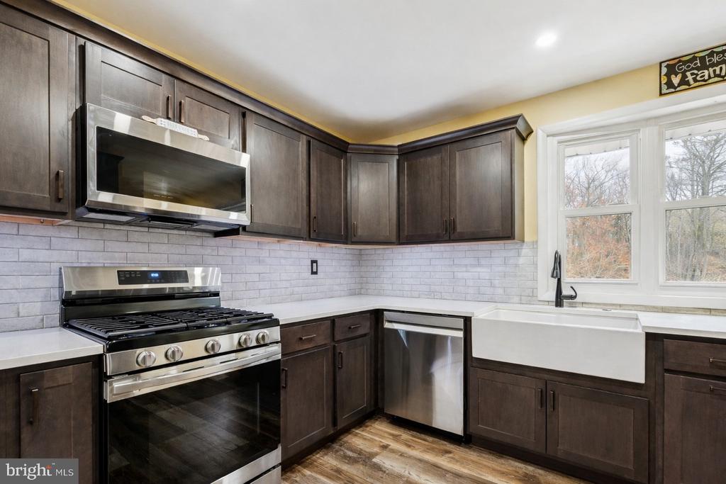 146 COUNTRY CLUB ROAD