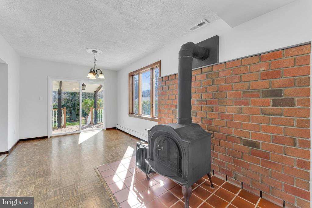 10 COLES AVENUE