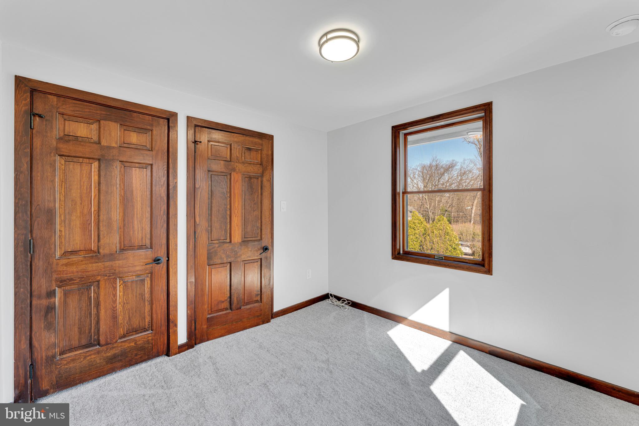 10 COLES AVENUE