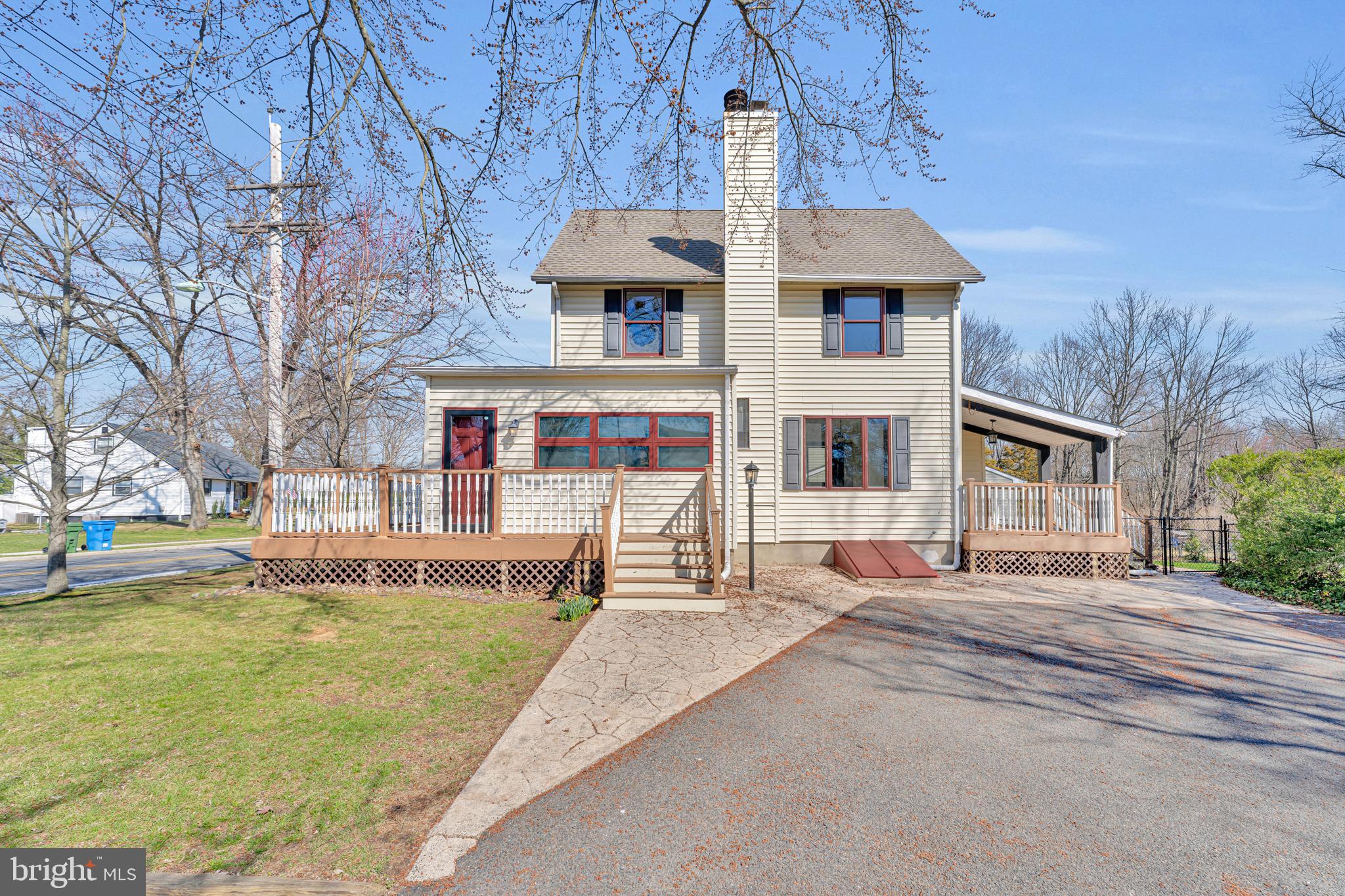 10 COLES AVENUE