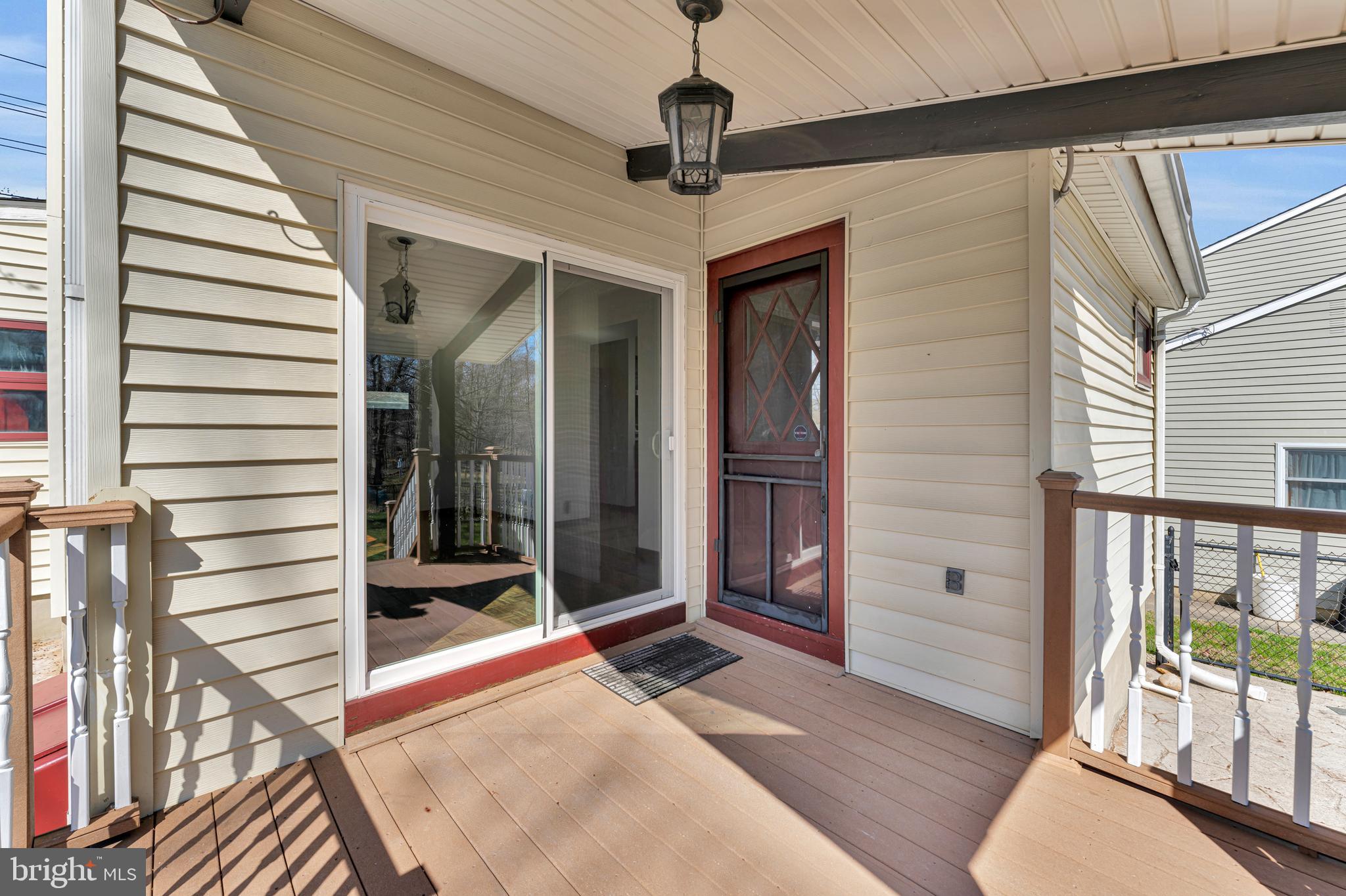 10 COLES AVENUE
