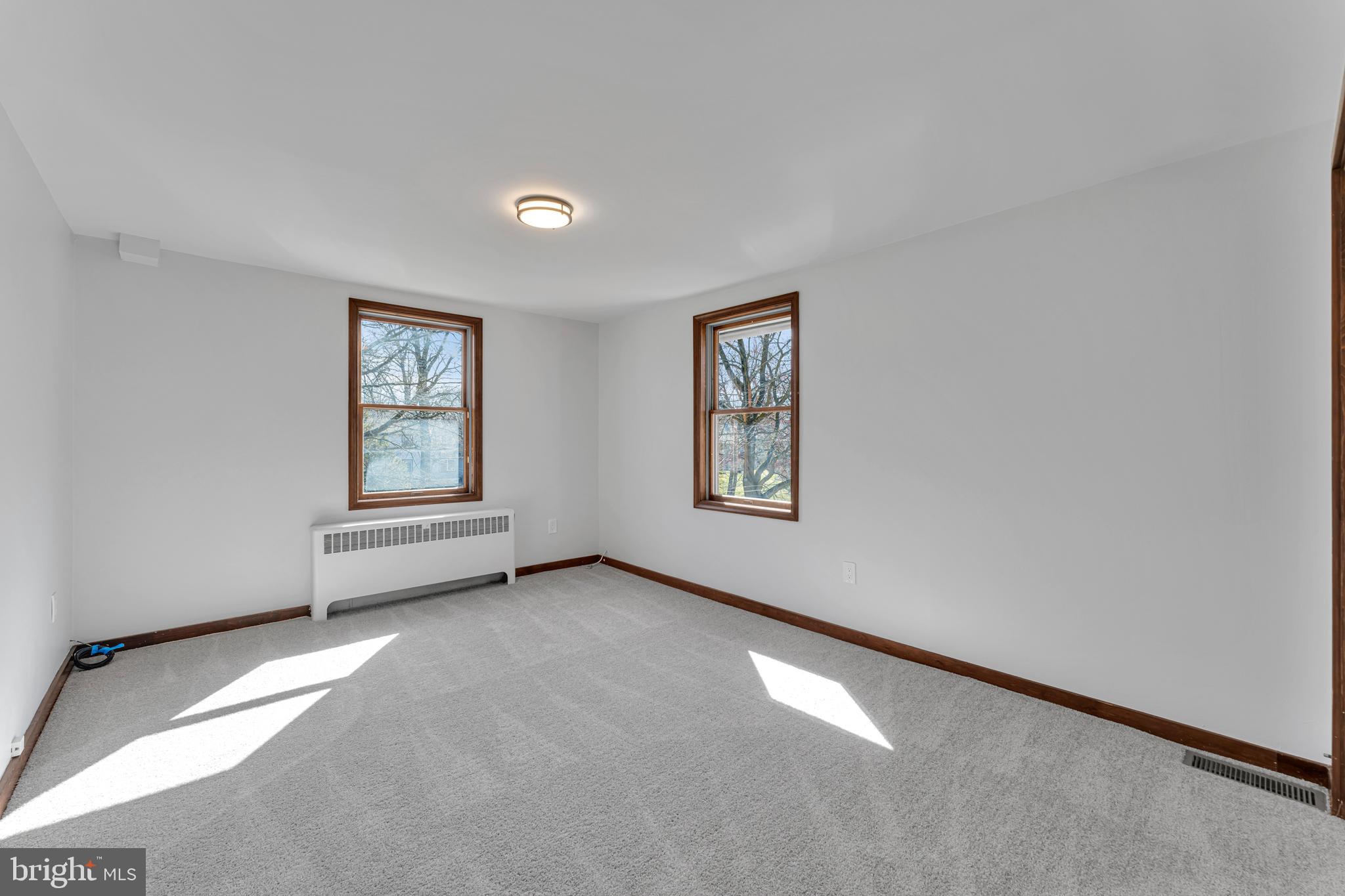 10 COLES AVENUE